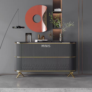 Beau buffet noir moderne de salon avec dessus en marbre
