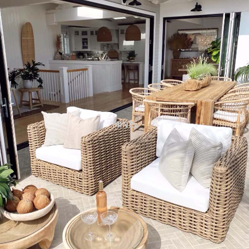 Mobilier d'ext&eacute;rieur ou d'int&eacute;rieur Beau canap&eacute; en rotin marron 